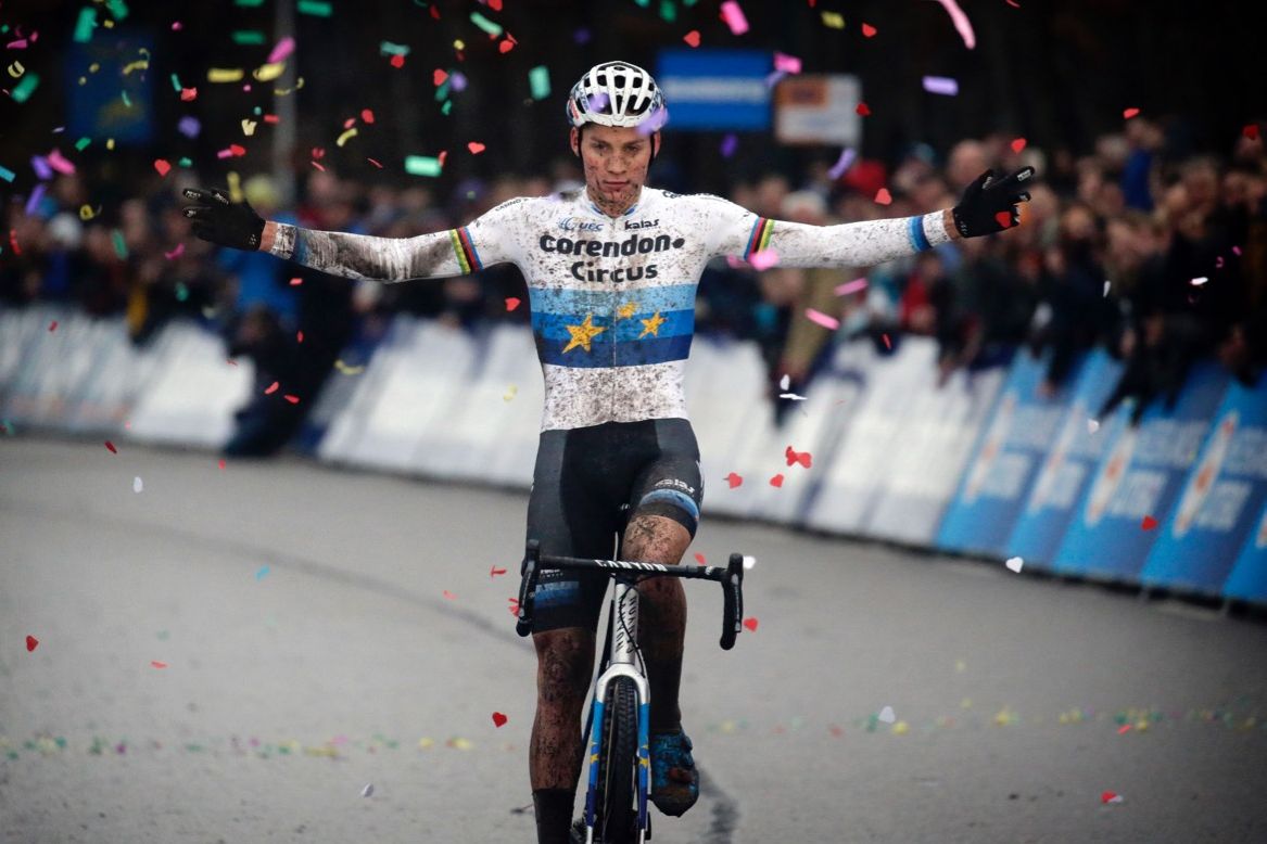 オランダ 危なげなく勝利したマチュー・ファンデルポール(オランダ、コレンドン・サーカス)