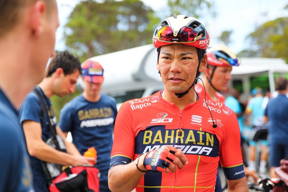 追い風吹くハイスピードレースを終えた新城幸也(バーレーン・メリダ)