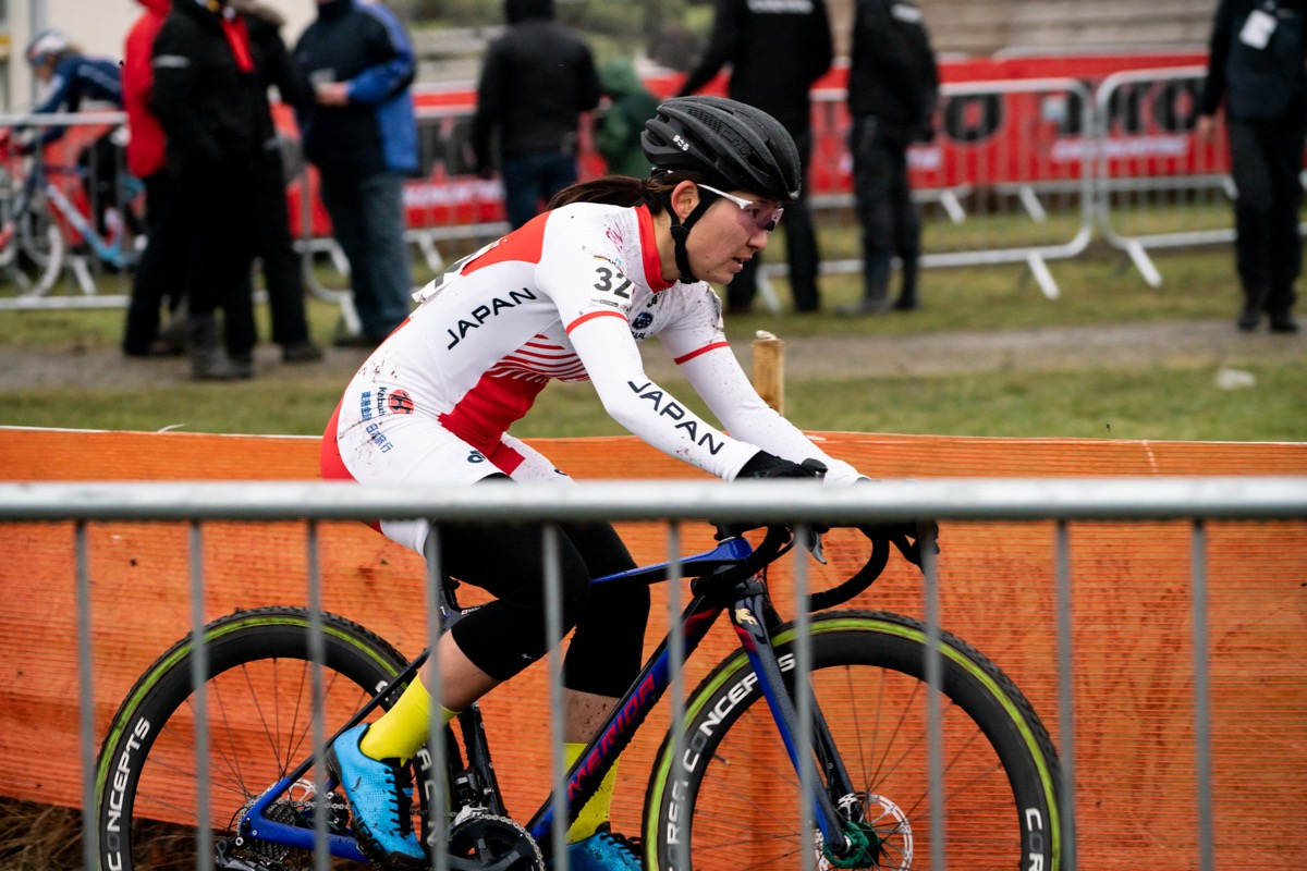 後方で苦しい戦いを強いられた今井美穂（CO2 bicycle）