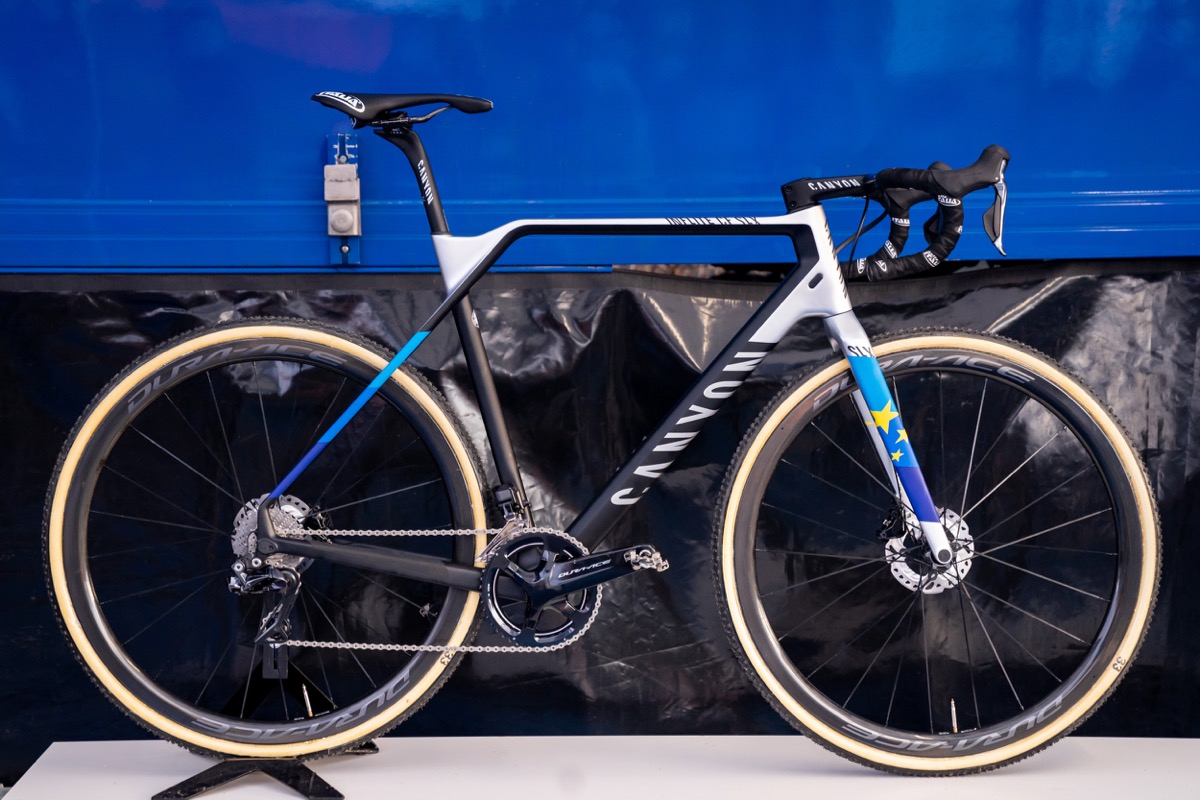 マチュー・ファンデルポール(オランダ)のキャニオン INFLITE CF SLX