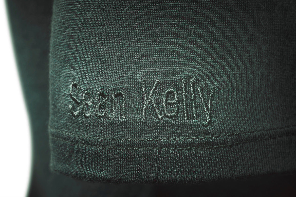 袖には”Sean Kelly”の刺繍が入る