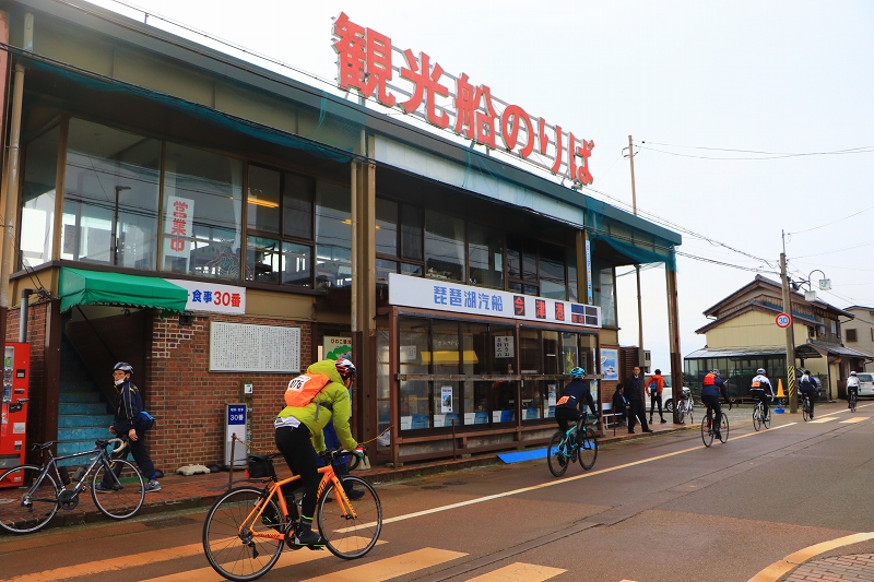 観光船乗り場が整備されている　駅もほど近い