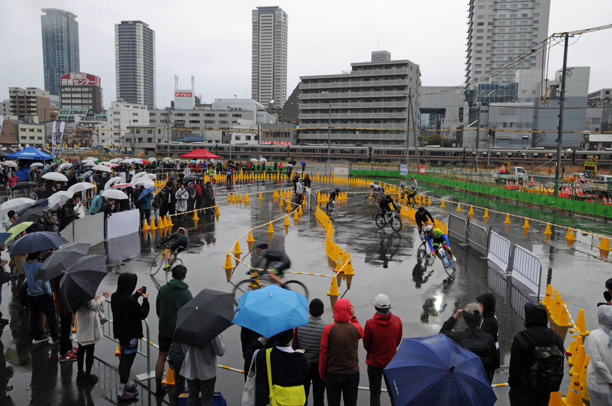 初日の予選はかなりのテクニカルなレースになった