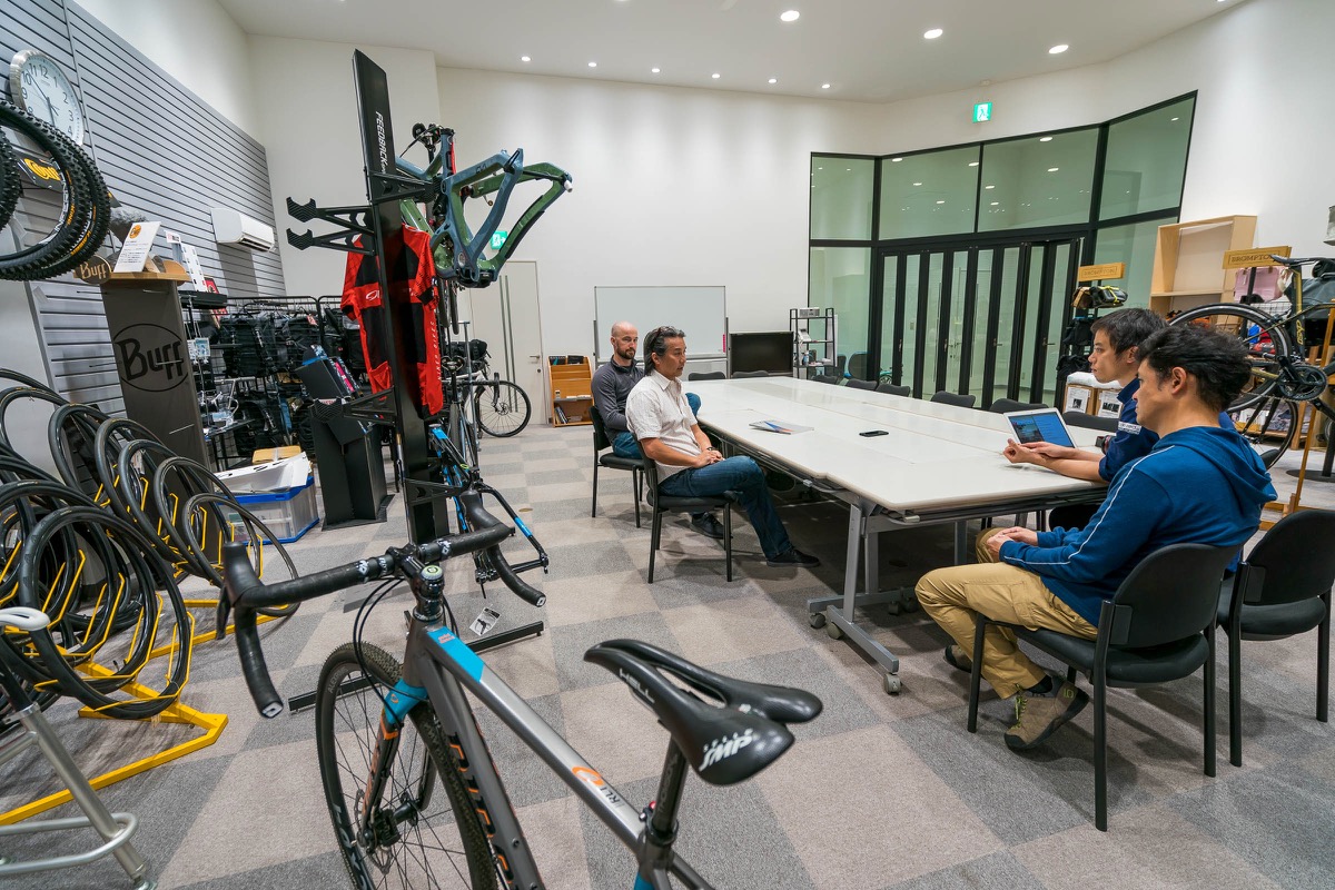 インタビューはミズタニ自転車の会議室を借り受けて行った