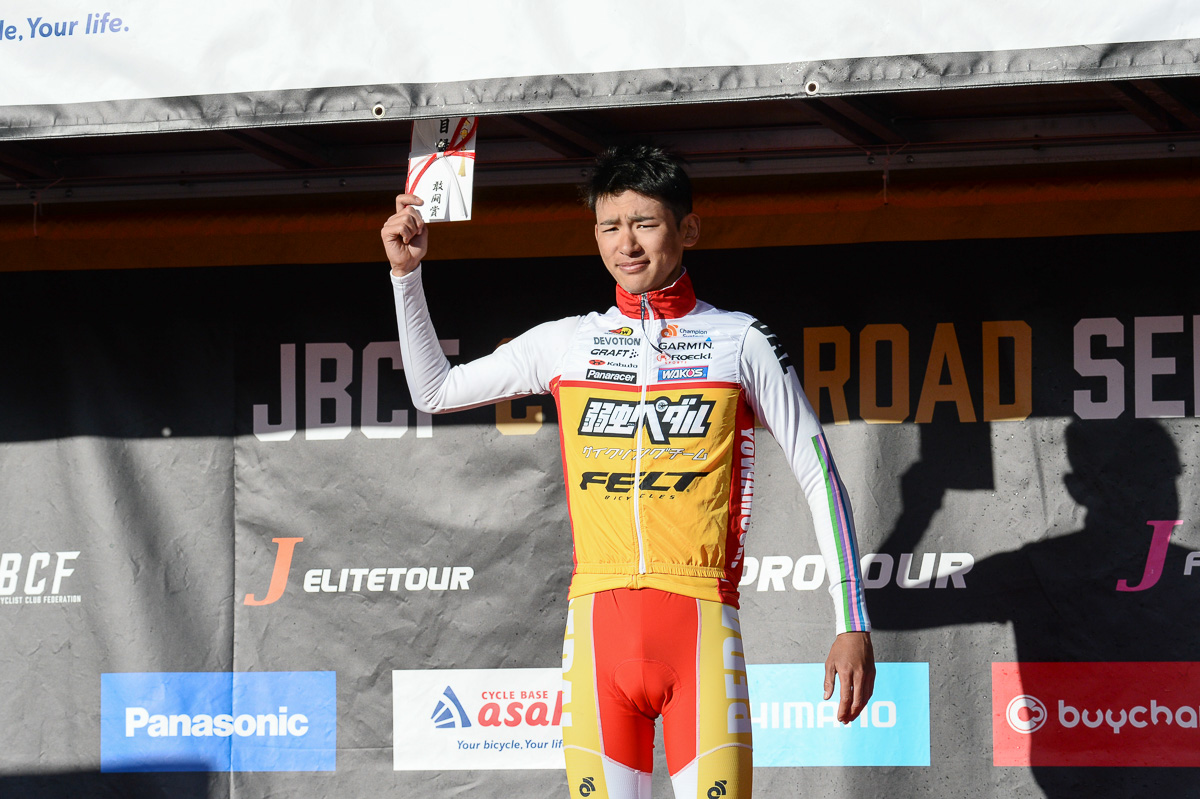 1周目からレース終盤まで逃げに乗った村田雄耶(弱虫ペダルサイクリングチーム)が敢闘賞