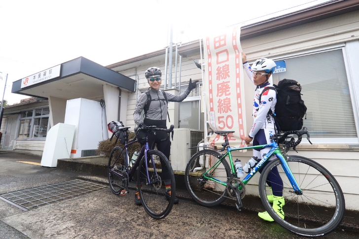 いよいよ豊橋鉄道・田口線の旅スタート!じつは今年で廃線50周年とのことで、地味にキャンペーンしてました