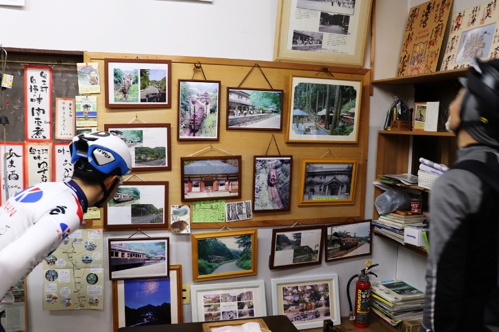 すると店内には田口線が現役だった時代の写真がいっぱい飾ってあり一同大興奮!