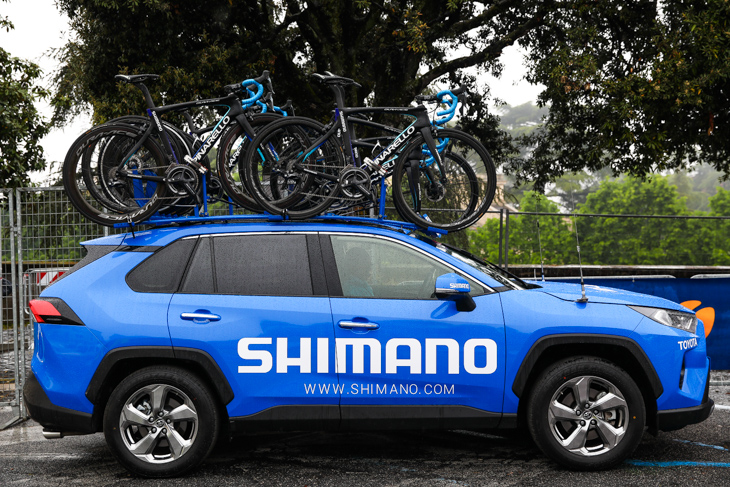 シマノが提供するニュートラルバイクはピナレロ