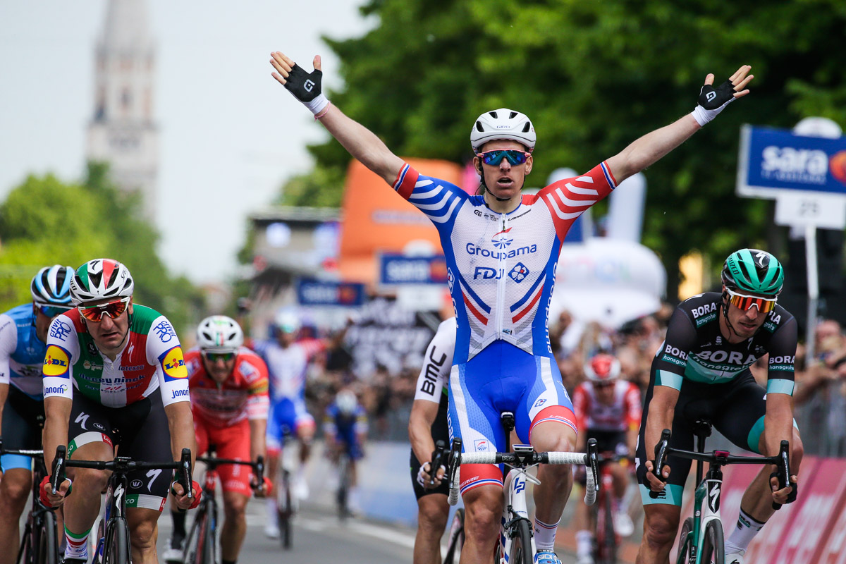ステージ初優勝を飾ったアルノー・デマール（フランス、グルパマFDJ）