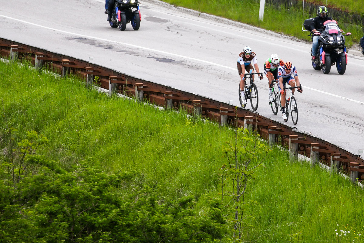 50km地点でようやく形成されたダミアーノ・チーマ(イタリア、NIPPOヴィーニファンティーニ・ファイザネ)を含む逃げ