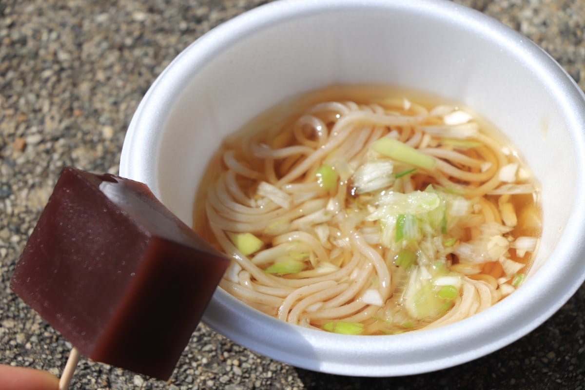 冷たい冷麦と水ようかんは暑い天気に最高にマッチした