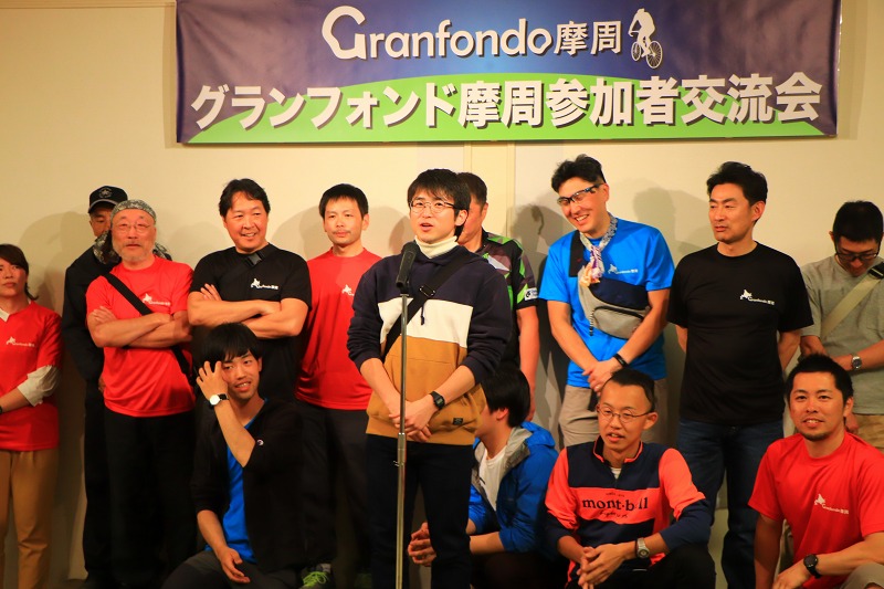 明日のライドをアテンドしてくれるサポートライダーのみなさんノの自己紹介タイムも