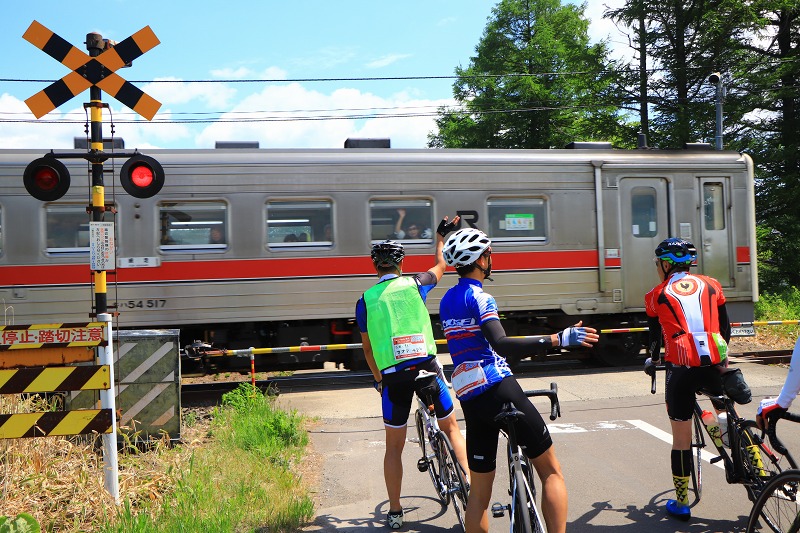 1日7本の釧網線が通過していきました　車内でも手を振り返してくれていたみたい