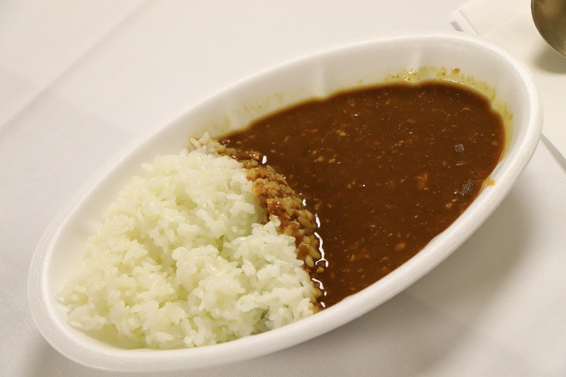 プリンスホテル謹製のカレーをランチとしていただきました