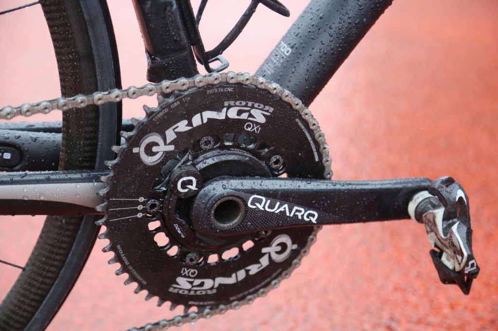 クランクはQUARQ、チェーンリングはローターQ-RINGS