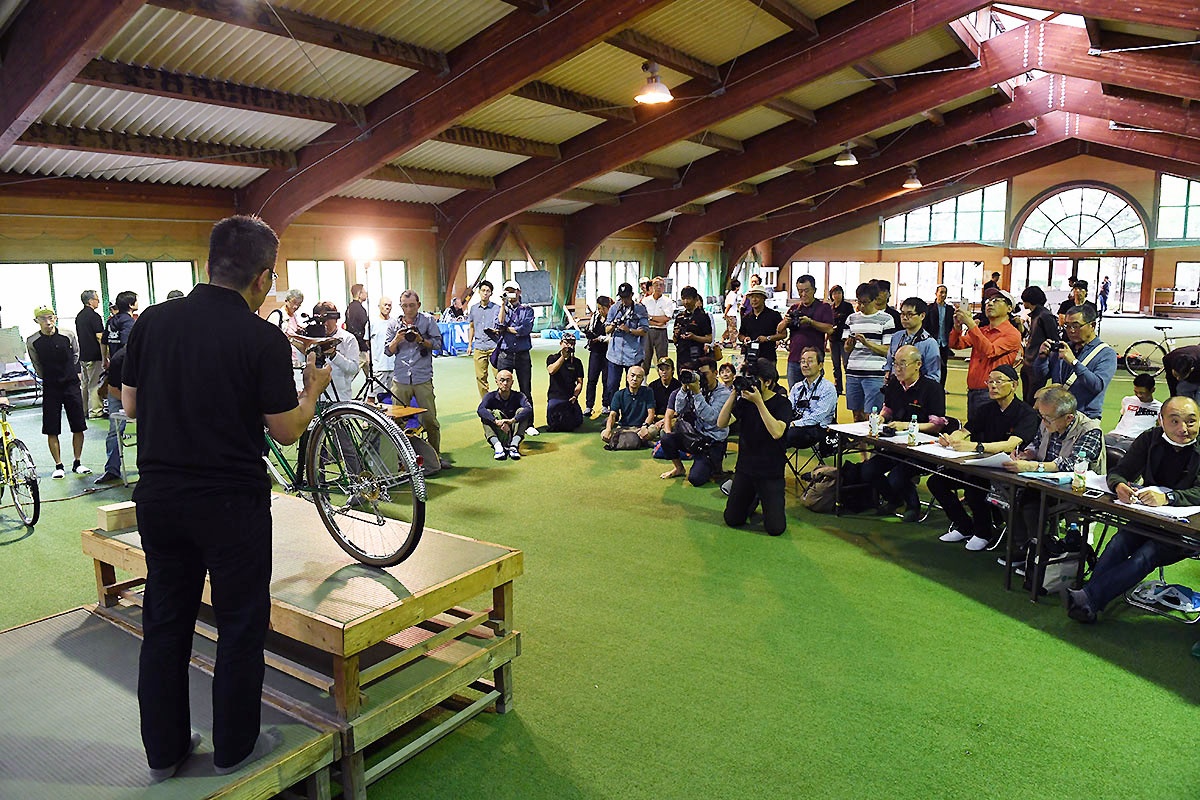 雨天のためYOU游ランド内の屋内施設にてプレゼンテーションが行われた