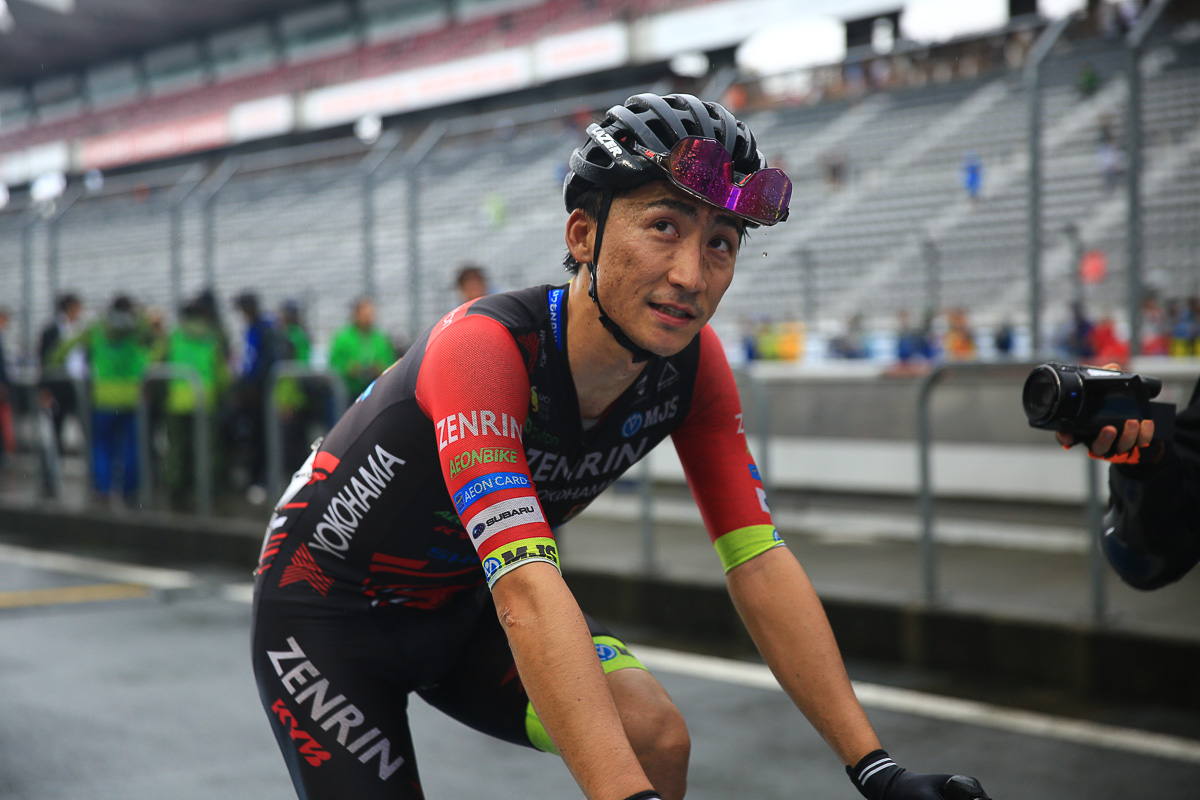 アタックを成功に結びつけることができなかった小石祐馬(チーム右京)