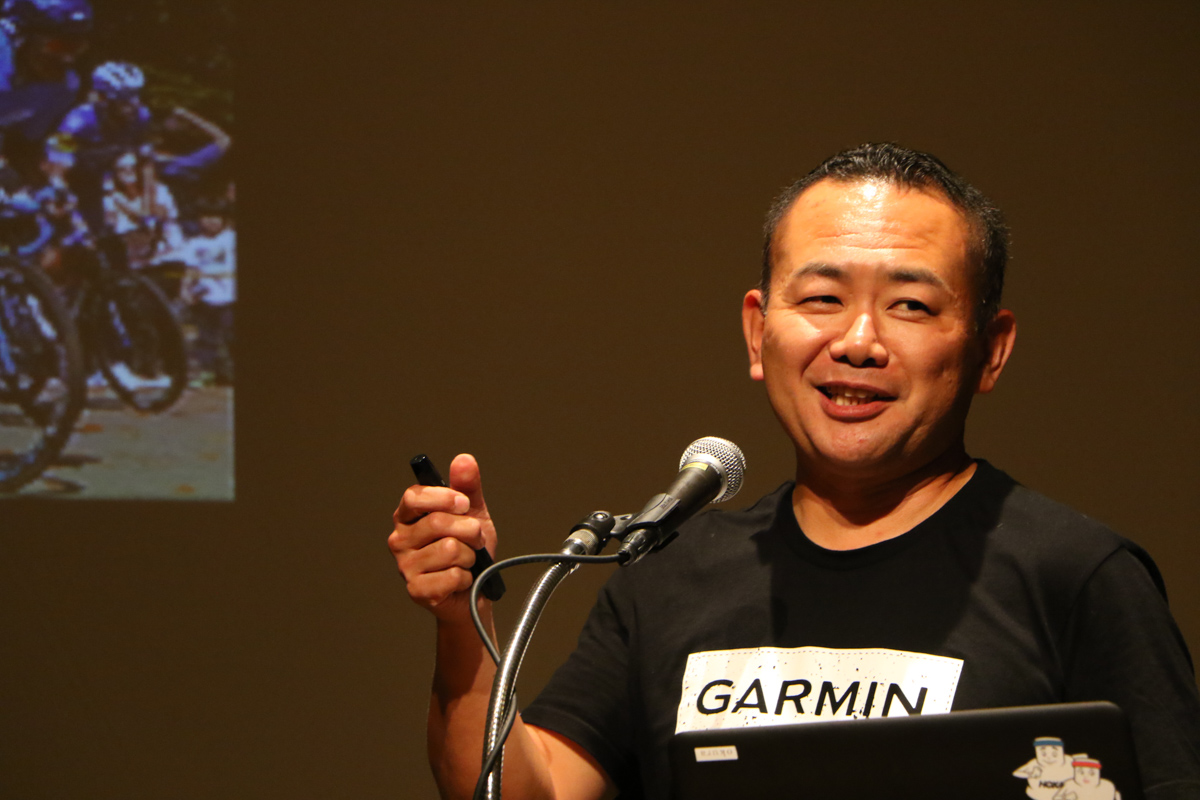 コンスーマーディビジョンのシニアマネージャーの隅岡さんがガーミンとはを語る