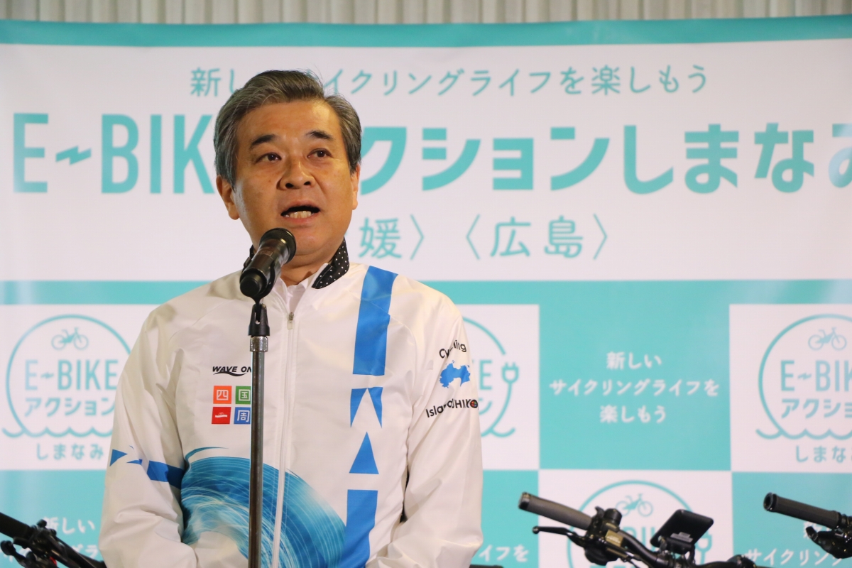 愛媛県神野副知事が冒頭のあいさつを述べる