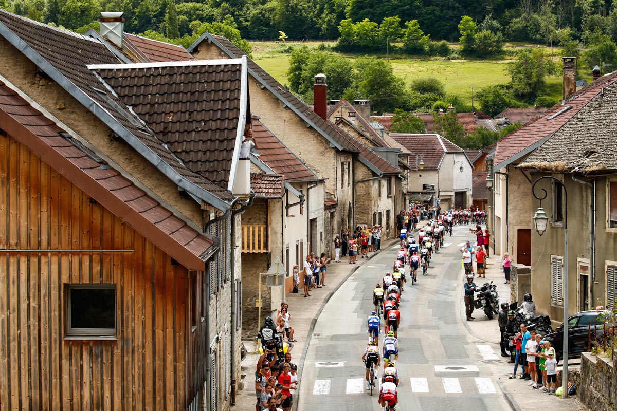 ブルゴーニュ＝フランシュ＝コンテ地域圏のいくつもの街を繋いでいく