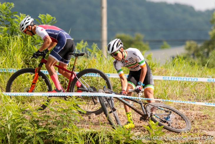 XCOエリミネーター ホールショットを決めた澤木紀雄(acu-power Racing Team)だったが第コーナーで転倒し、最後尾まで順位を落としてしまう