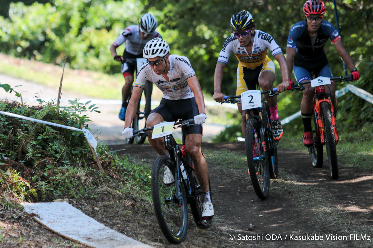 XCO男子エリート 山本幸平がリードする先頭パック