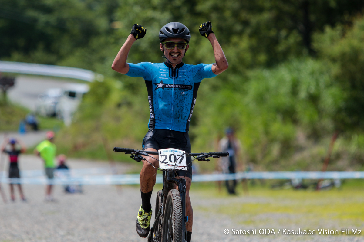 男子マスターズ:山本和弘(DREAM SEEKER MTB RACING TEAM JP)がトップでフィニッシュ