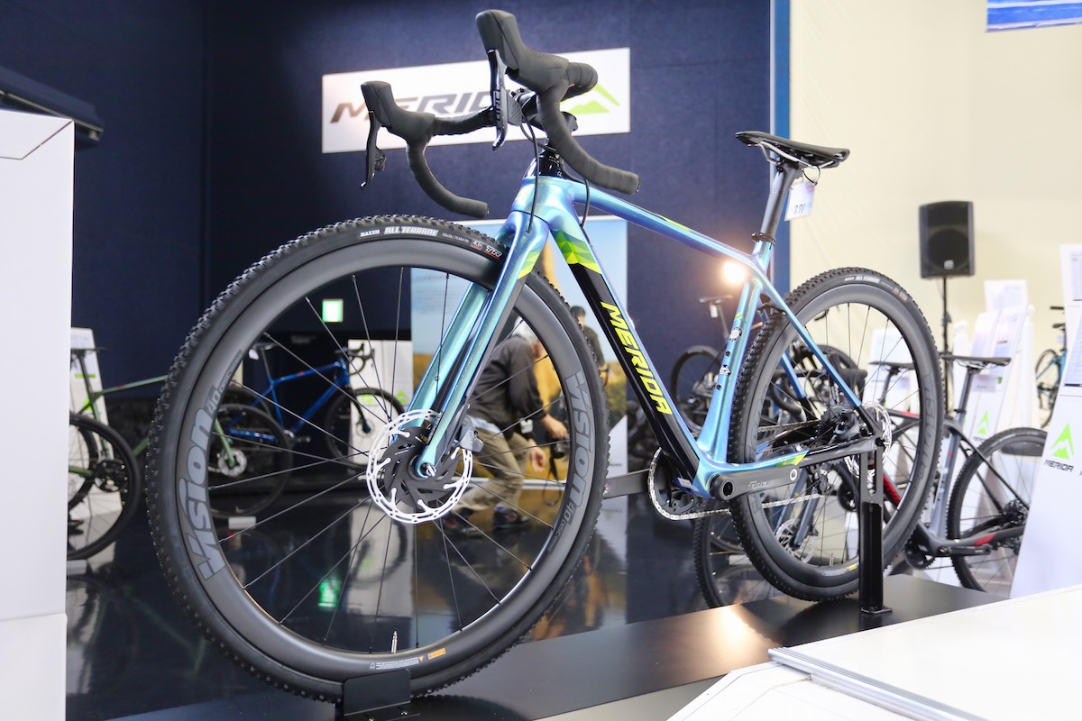 MISSION CXにはスラムForce eTap AXSを搭載した完成車が登場。カラーも良さげ