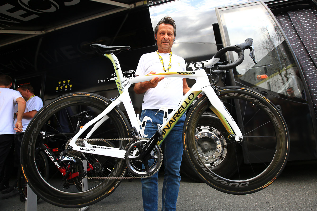 ツール・ド・フランス2019最終ステージ.エガン・ベルナルには新人賞カラーのバイクも用意した