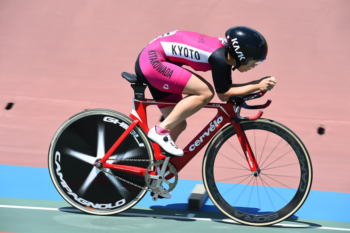 女子2kmインディビデュアル・パーシュート予選1位　石田唯（北桑田高校）2分35秒130