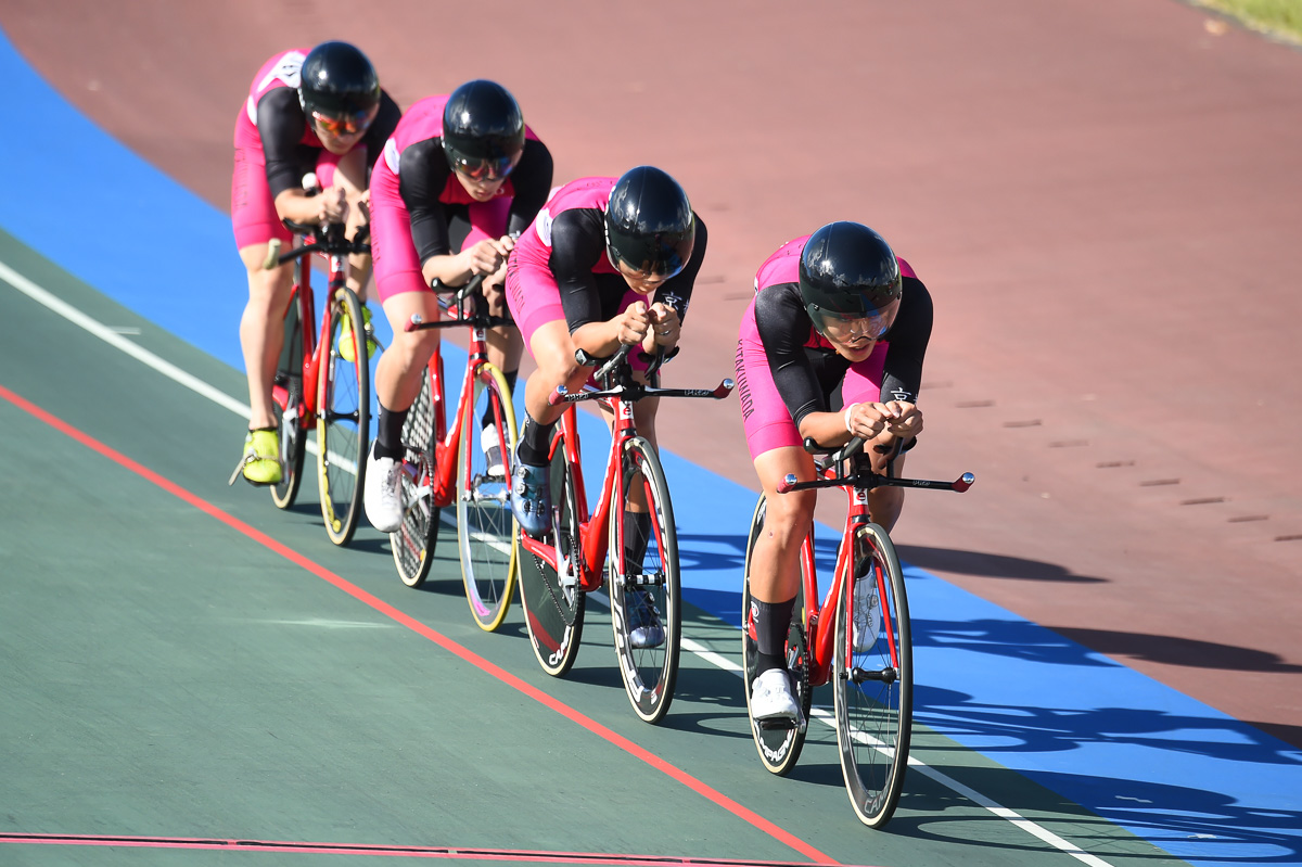 4kmチーム・パーシュート決勝を走る北桑田高校