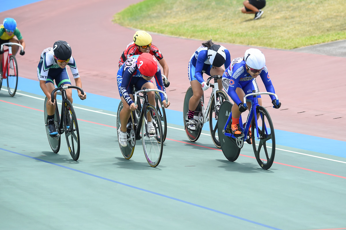 女子ケイリン決勝　飯田風音（川越工業高校）が連覇を決める