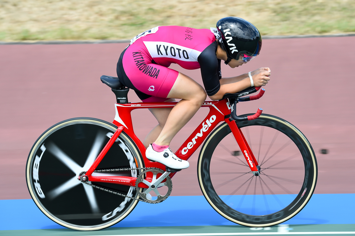 女子2kmインディビデュアル・パーシュート優勝　石田唯（北桑田高校）2分35秒400