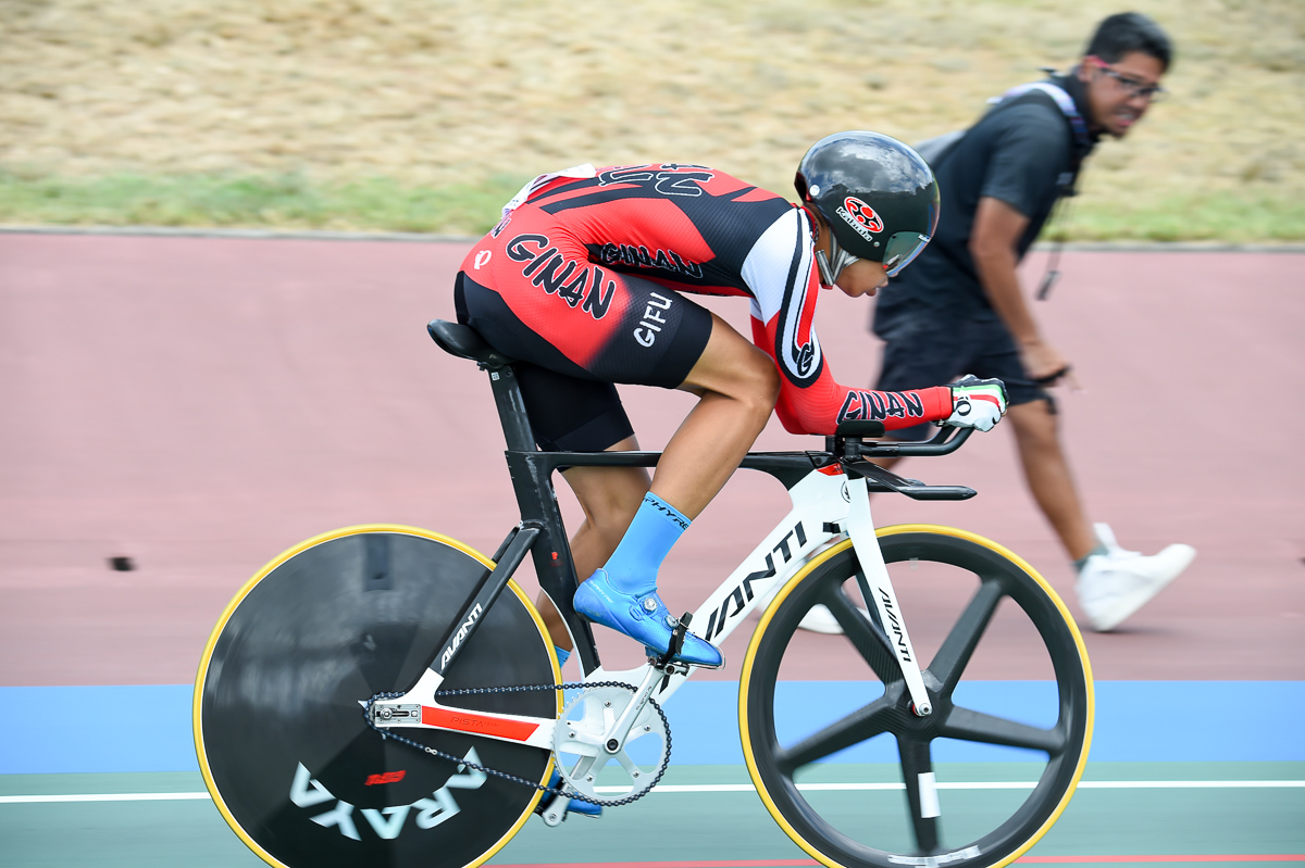 男子3kmインディビデュアル・パーシュート優勝 安達光伸(岐南工業高校)3分28秒985