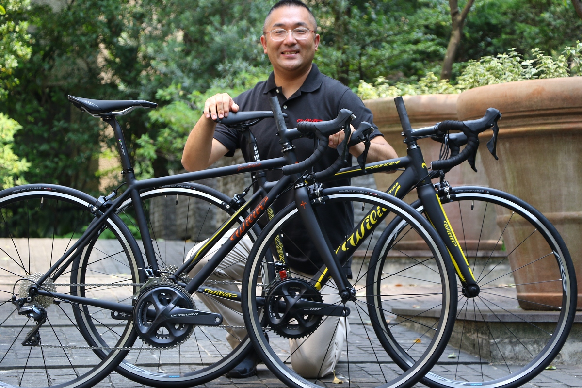 今年はメタルバイクも豊富にラインアップするウィリエール 手前がスチールのGASTALDELLO Fillet 奥がMONTE4