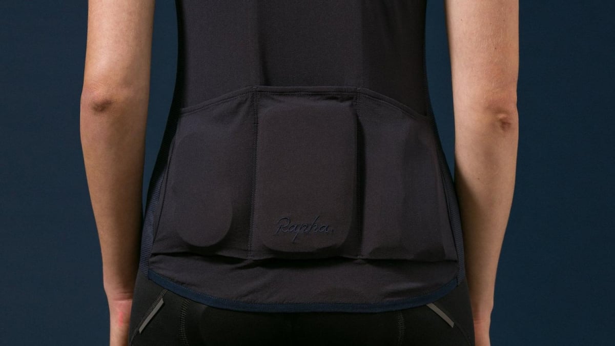 Rapha シルク素材を採用した軽量夏用ジャージ - 新製品情報2019 ...