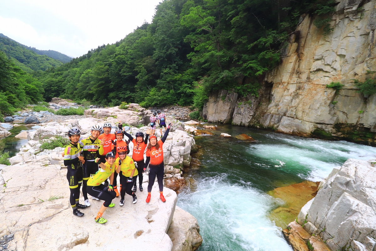 川床はだいぶ涼しげでついつい長居したくなってしまいそう