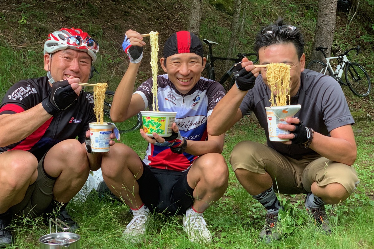 休憩中のカップラーメンはなんであんなに美味しいんでしょうね