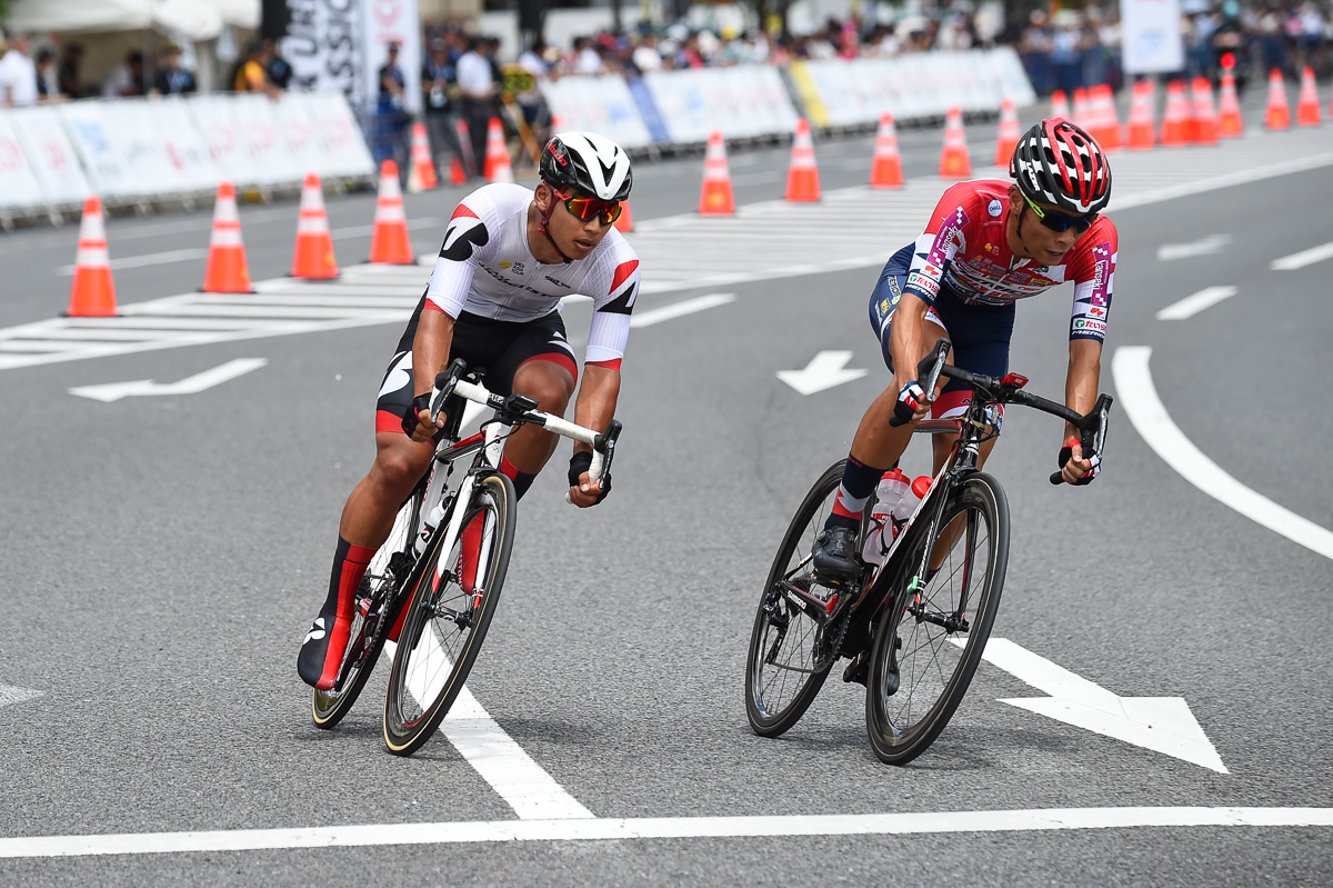 レース中盤に飛び出した今村駿介(チームブリヂストンサイクリング)と小野寺玲(宇都宮ブリッツェン)