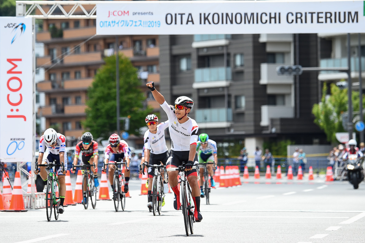 前日にJR大分駅前で行われたクリテリウムでは今村駿介（チームブリヂストンサイクリング）が優勝
