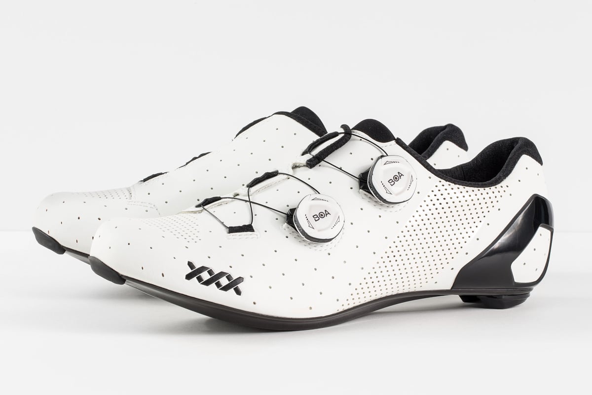 ボントレガー XXX Road Cycling Shoe 左右非対称デザインで