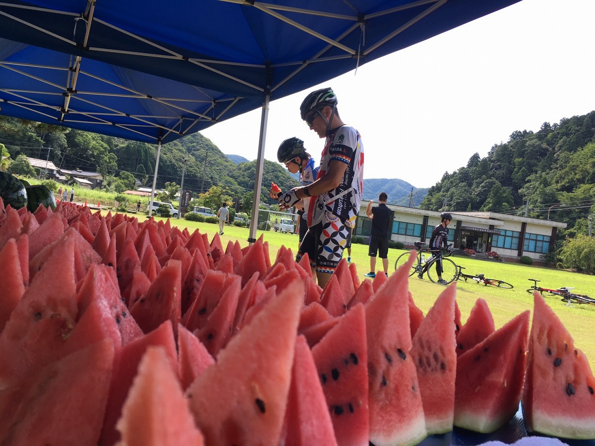 沢山のスイカが待っています