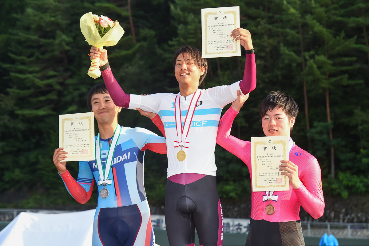 2019年インカレ オムニアムで優勝した小野寛斗（写真中央）