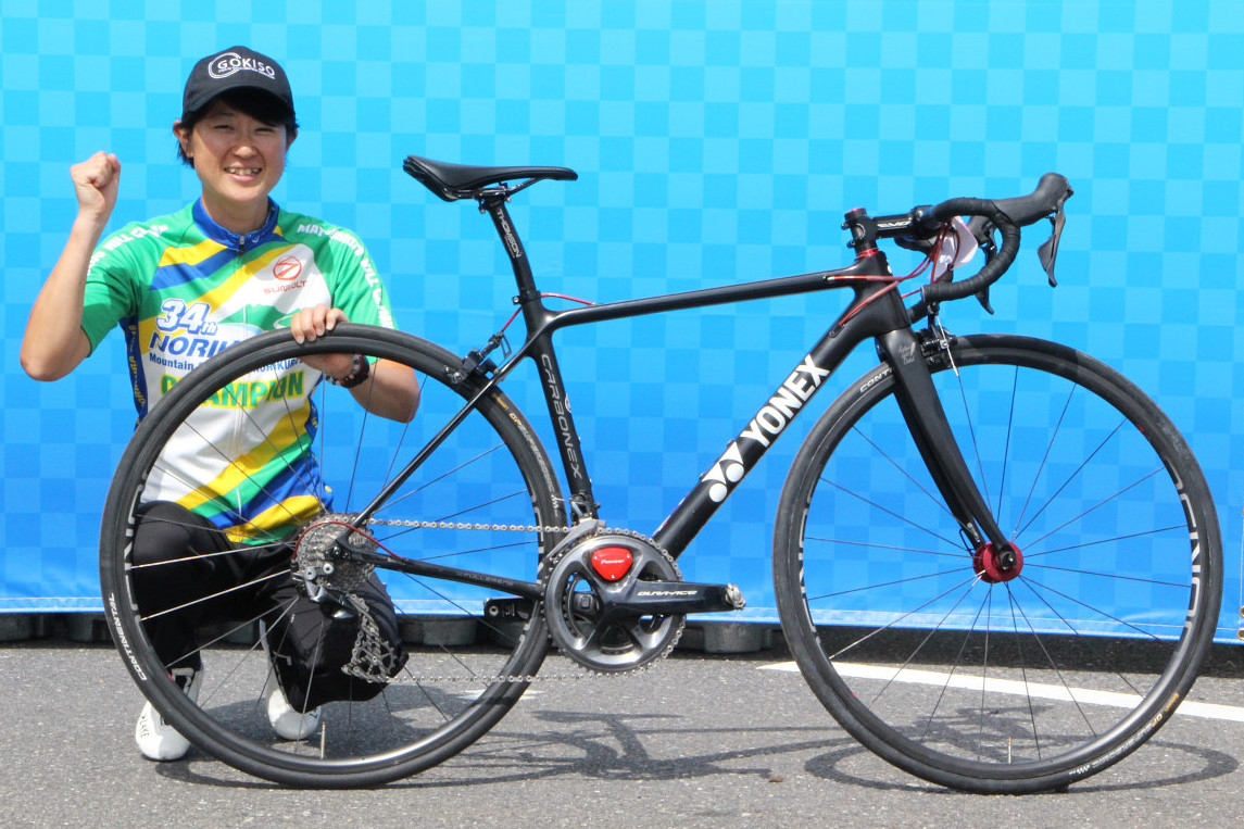 一般女子 1位 牧瀬翼(IKEUCHI EXIT)ヨネックス CARBONEX