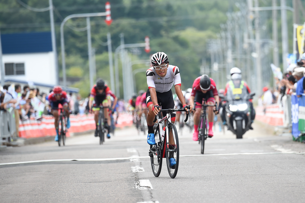 2位は石橋学（チームブリヂストンサイクリング）