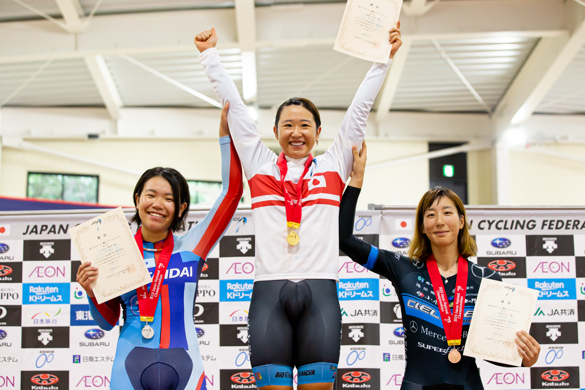 大会初日 女子エリート3km個人パーシュート表彰式