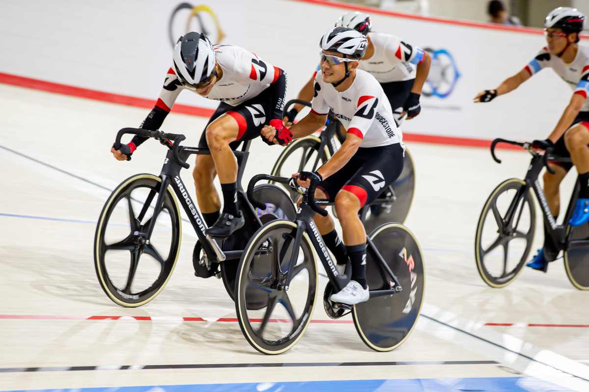 大会2日目　男子エリート マディソン チームブリヂストンサイクリングB（窪木、橋本）が127ポイントで他を圧倒