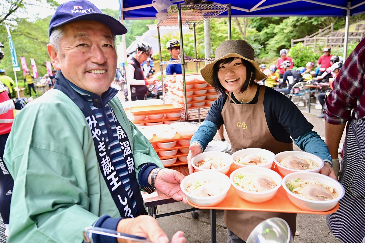 たくさんのボランティアスタッフがおもてなし