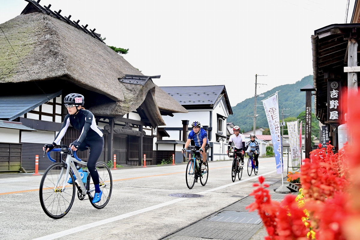 七ケ宿町の街道沿いには江戸の宿場の面影が残る