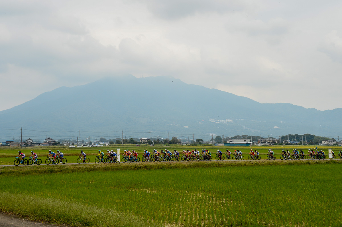 雲が多い1日　筑波山は姿をはっきり見せず